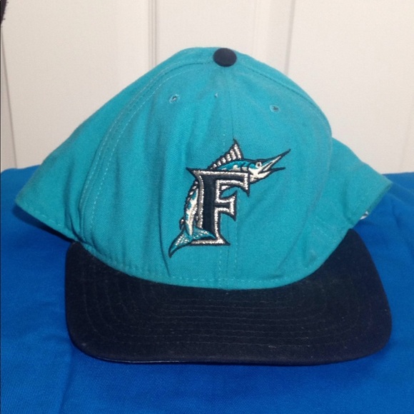 New Era Embroidered Florida Marlins Ball Cap - Picture 1 of 7